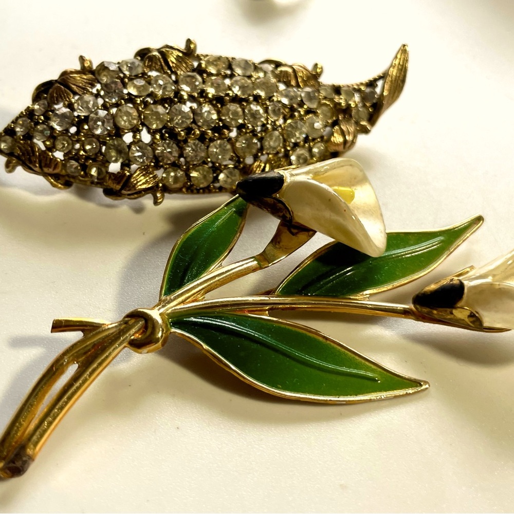 Corocraft Double Calla Lilies Figural Pin Brooch, Older Holly Craft Corn Brooch
